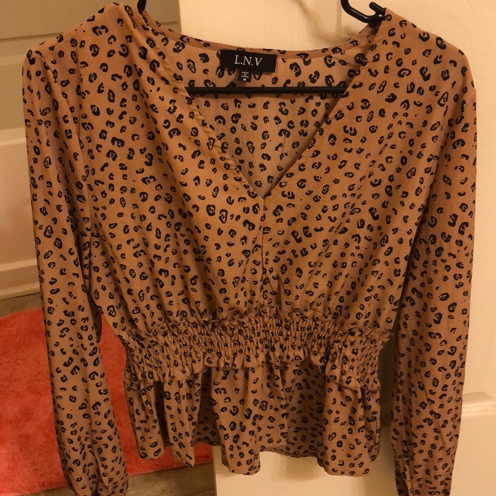 Cute long sleeve top!!
